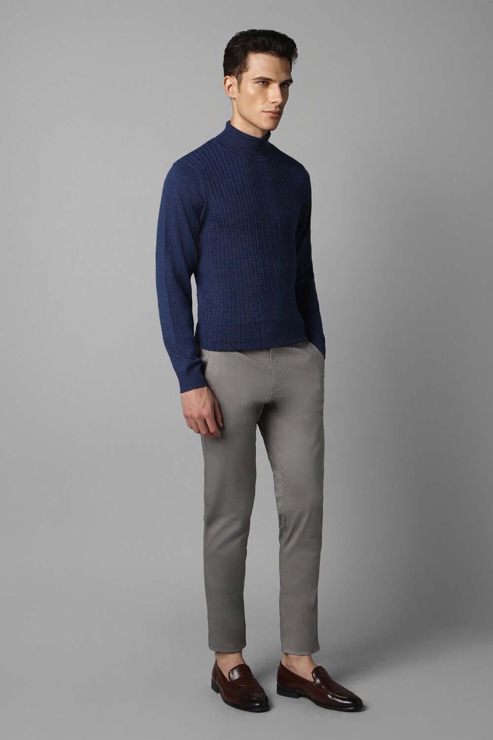 65563-men-grey-super-slim-fit-textured-flat-front-casual-trousers-grey-1.jpg