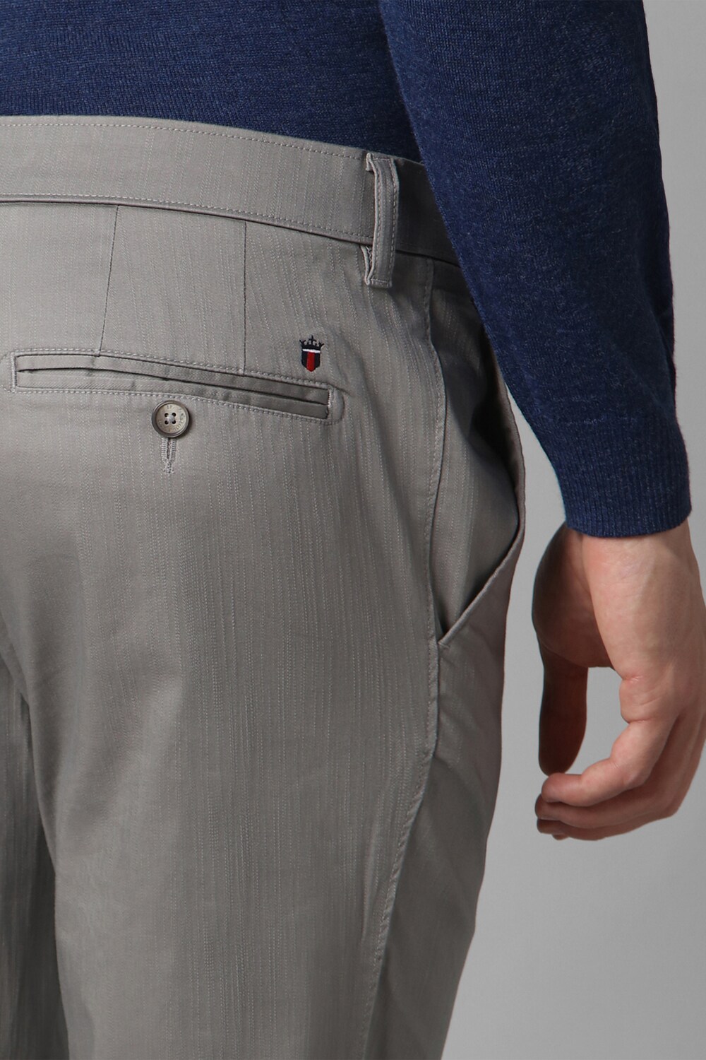 65563-men-grey-super-slim-fit-textured-flat-front-casual-trousers-grey-1.jpg