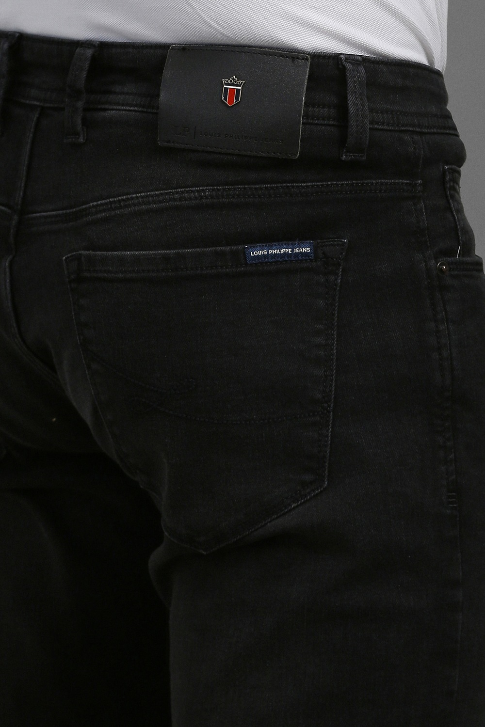 6564-men-black-light-slim-fit-jeans-black-1.jpg