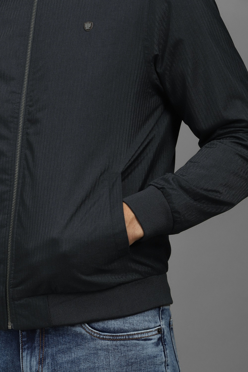 65811-men-casual-grey-textured-jackets-grey-1.jpg