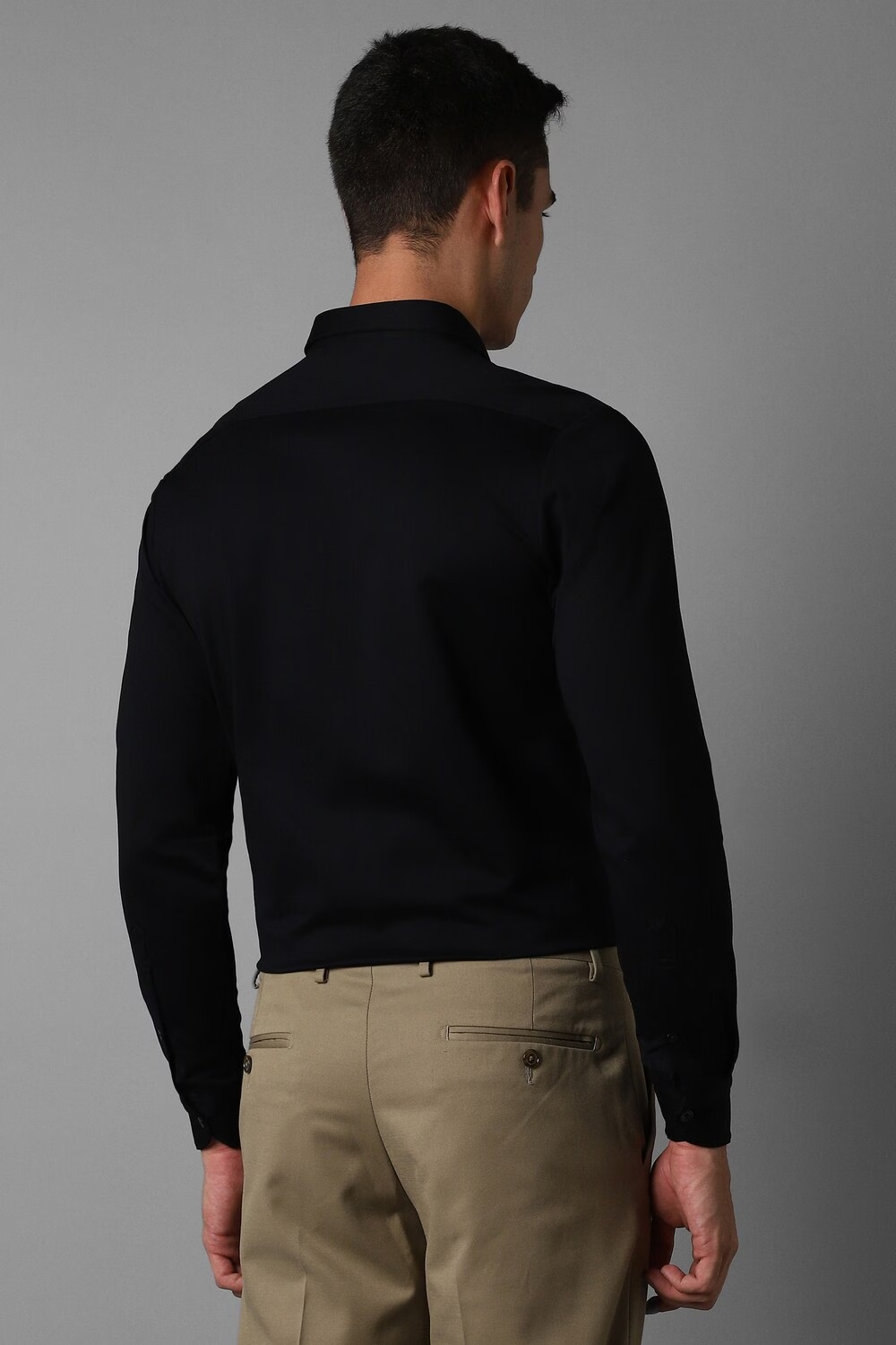 66450-men-black-slim-fit-solid-full-sleeves-formal-shirt-black-1.jpg