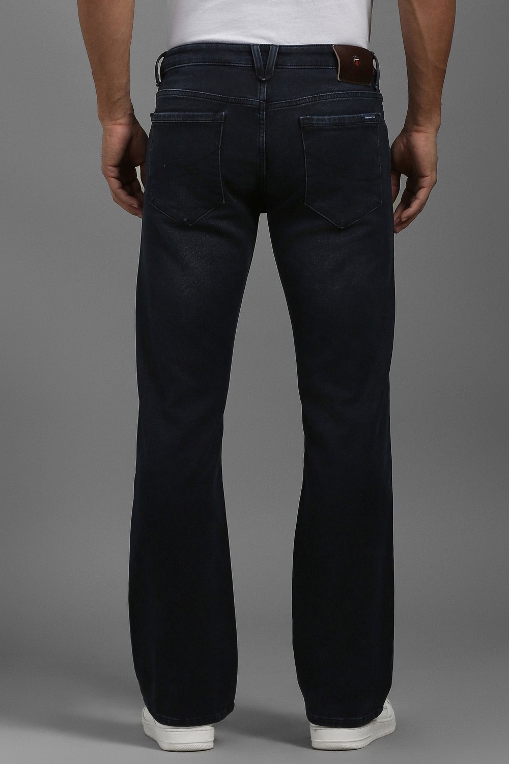 66825-men-navy-light-slim-fit-jeans-navy-1.jpg