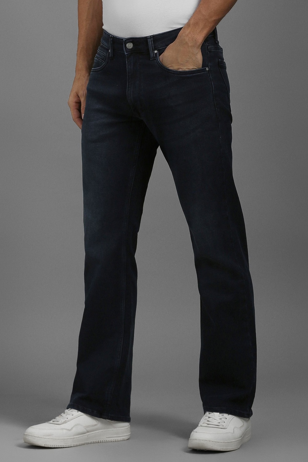 66825-men-navy-light-slim-fit-jeans-navy-1.jpg