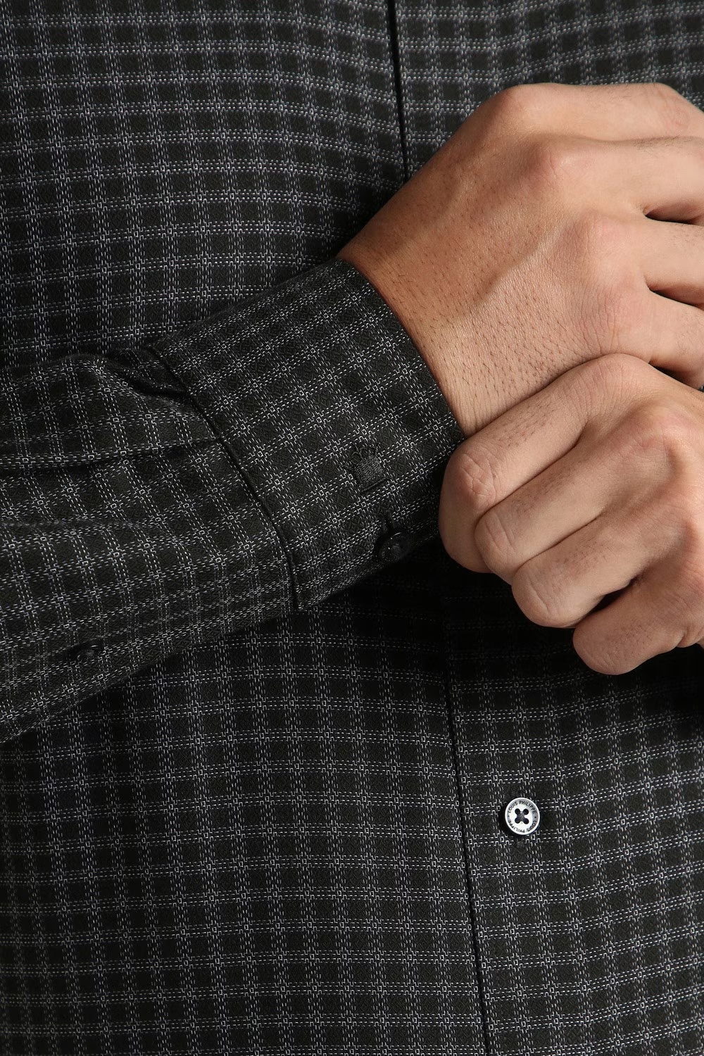67045-men-black-check-full-sleeves-formal-shirt-black-1.jpg