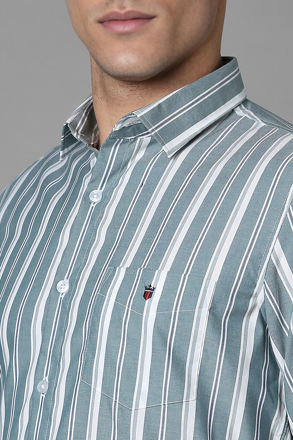 67267-men-grey-slim-fit-stripe-full-sleeves-casual-shirt-grey-1.jpg