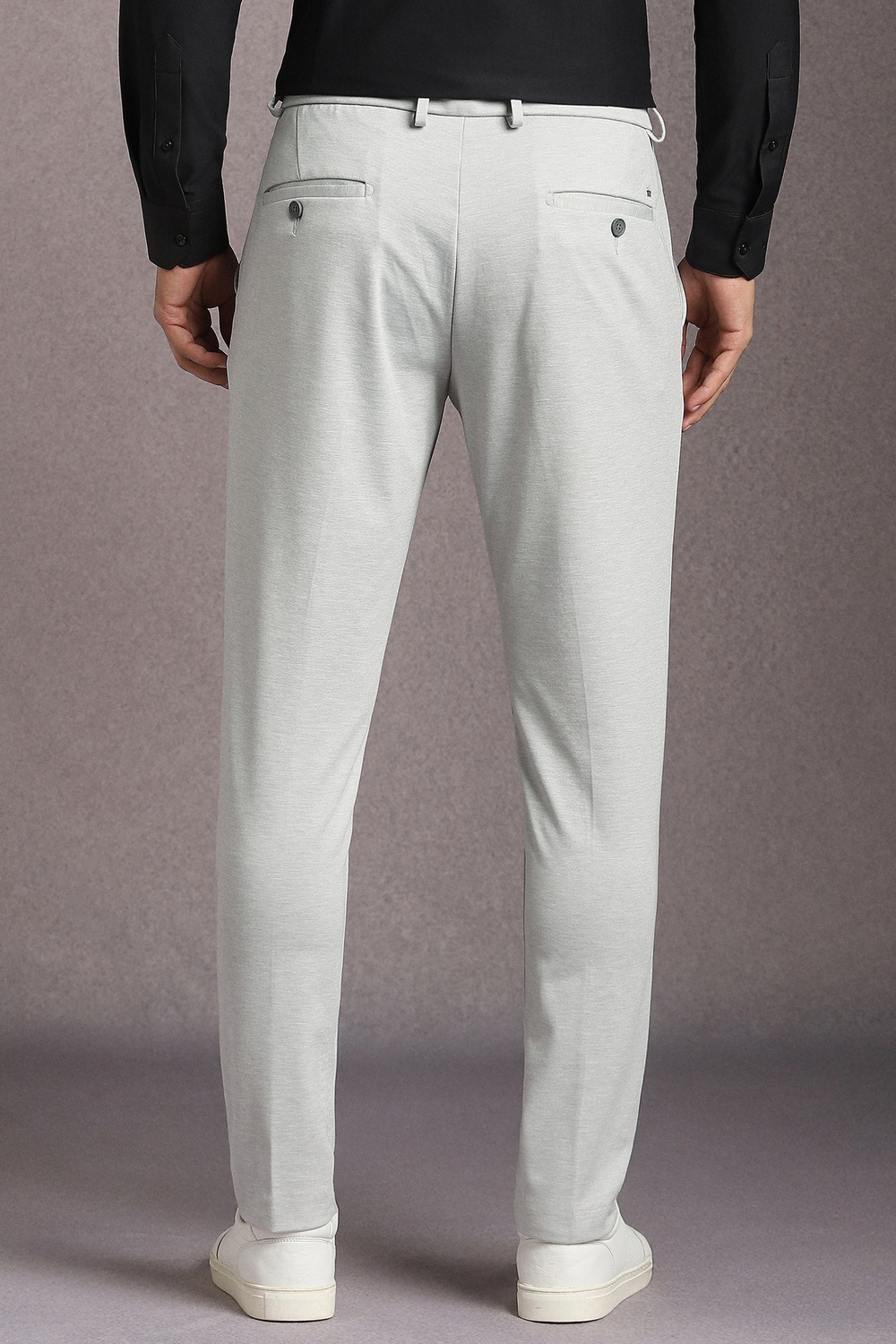 67283-men-grey-textured-flat-front-casual-trousers-grey-1.jpg