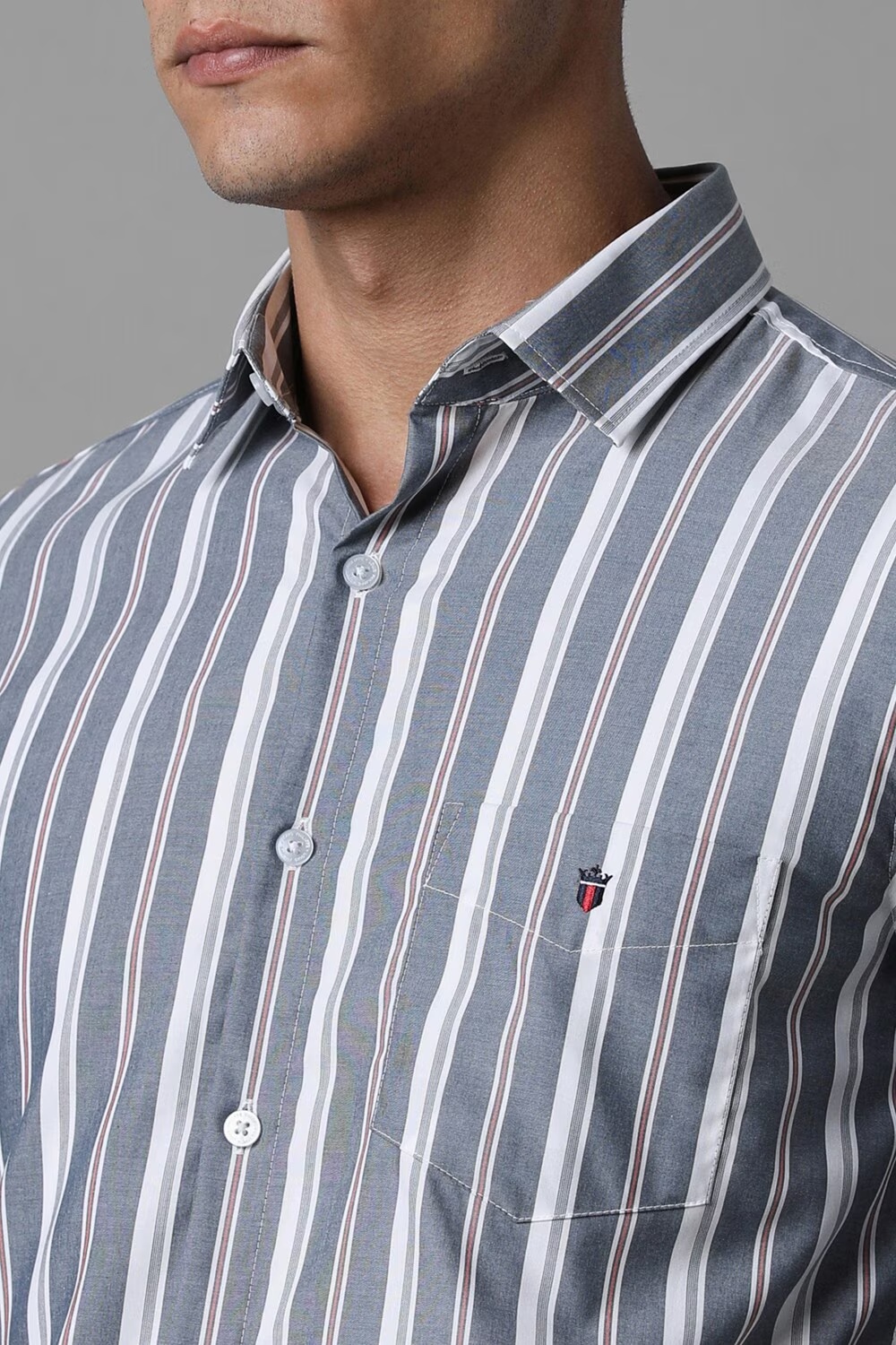 67554-men-grey-slim-fit-stripe-full-sleeves-casual-shirt-grey-1.jpg
