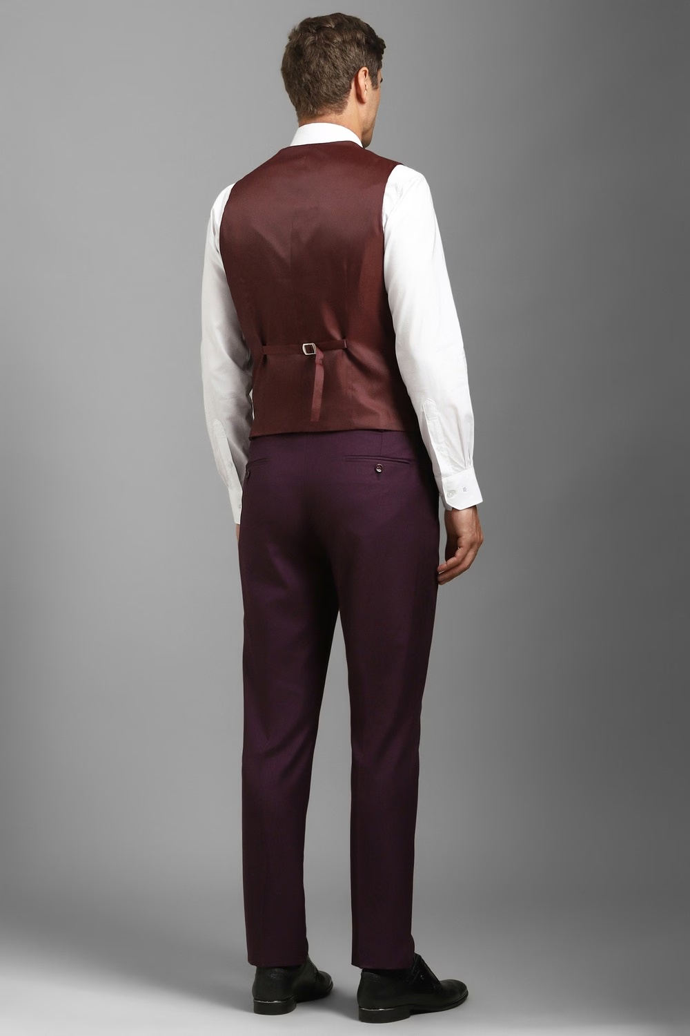 67629-men-purple-slim-fit-textured-formal-three-piece-suit-purple-1.jpg