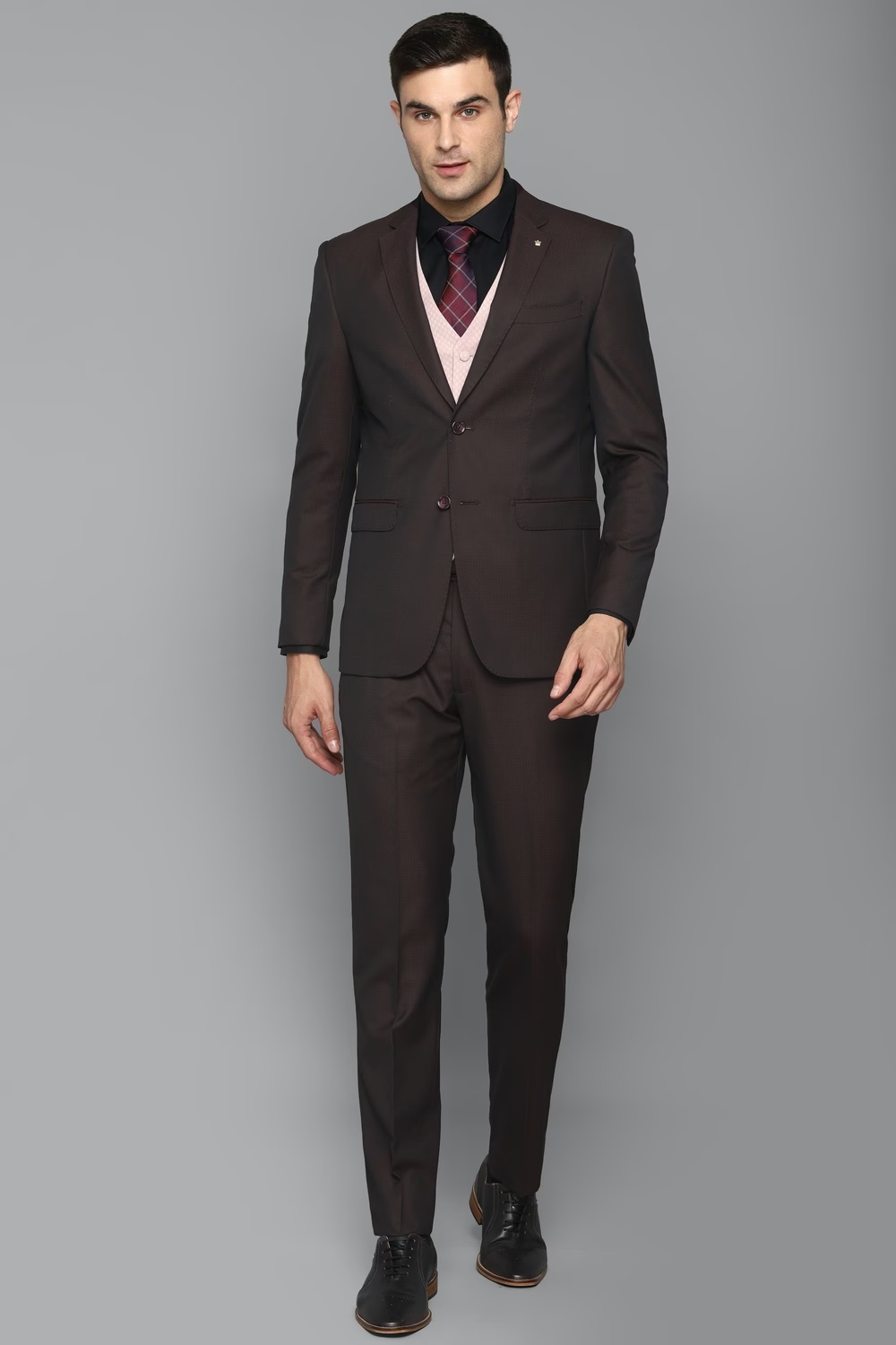 67706-men-maroon-slim-fit-textured-formal-three-piece-suit-maroon-1.jpg