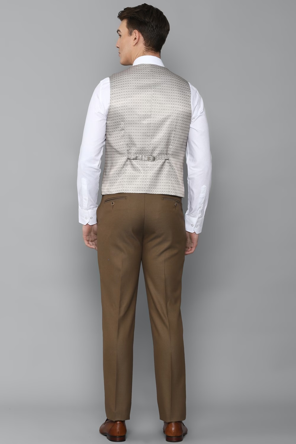 68482-men-brown-slim-fit-solid-formal-three-piece-suit-brown-1.jpg