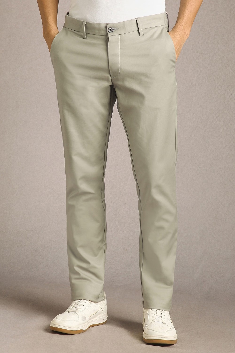 Men Grey Solid Flat Front Casual Trousers-Grey