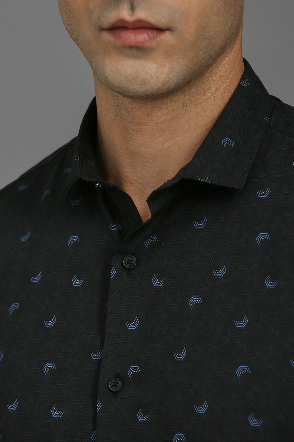 68811-men-black-print-full-sleeves-casual-shirt-black-1.jpg