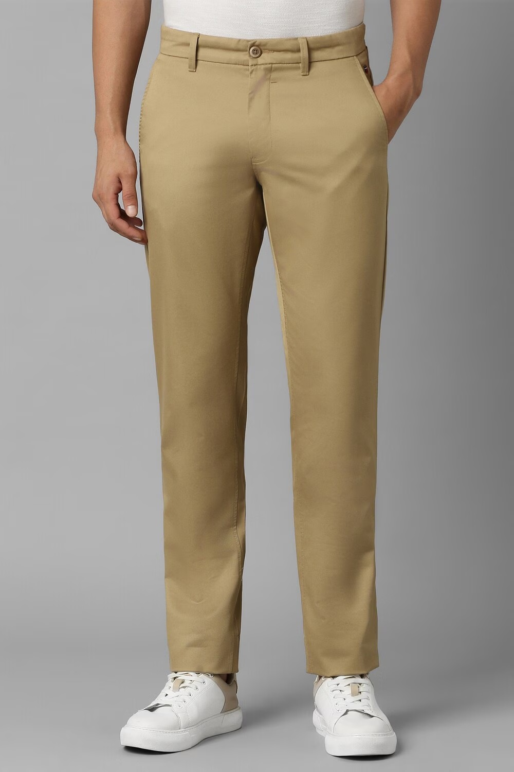 Men Khaki Slim Fit Solid Flat Front Casual Trousers-Khaki