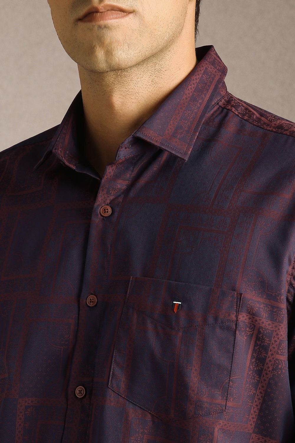 70092-men-maroon-print-full-sleeves-casual-shirt-maroon-1.jpg