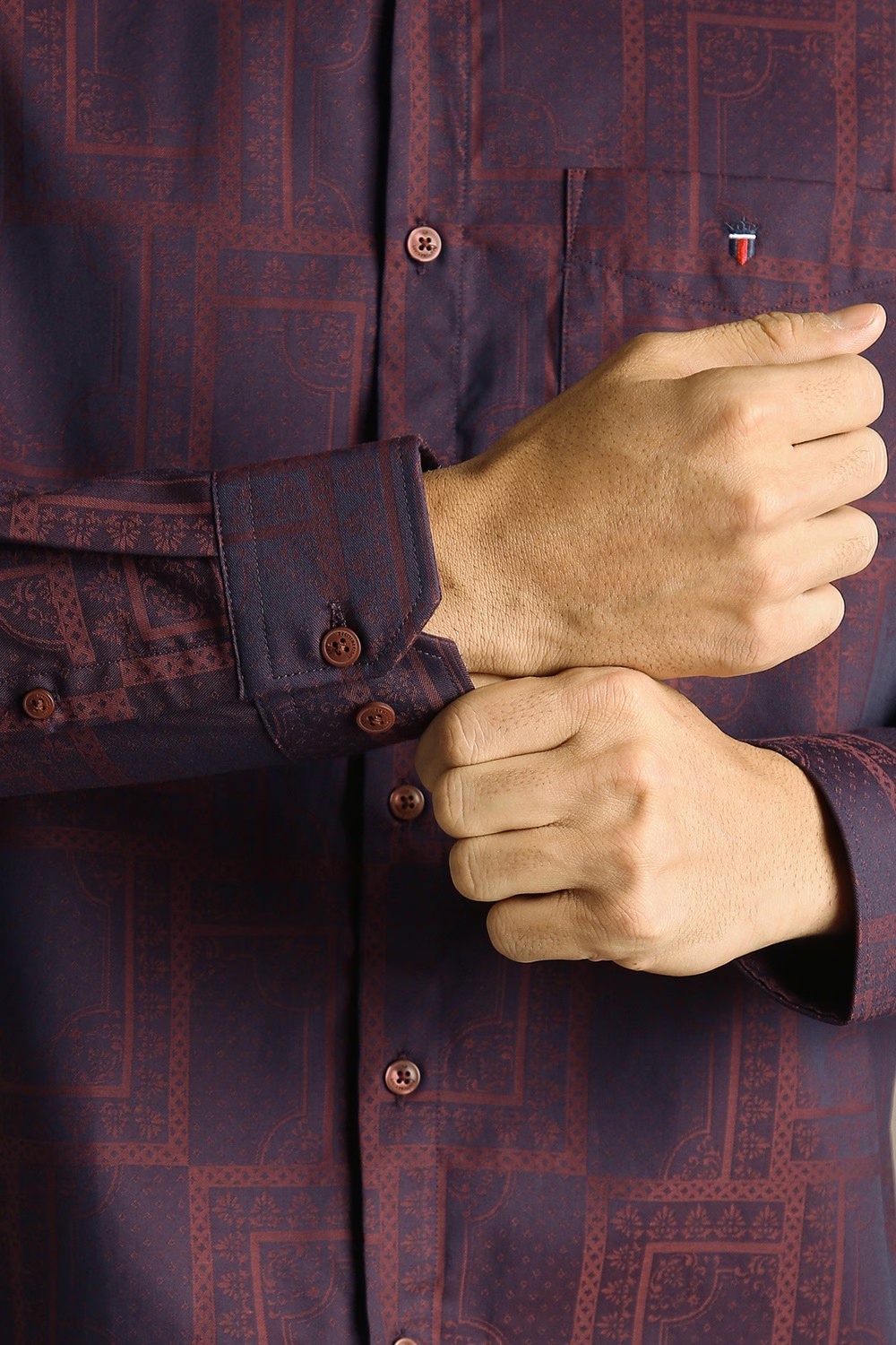70092-men-maroon-print-full-sleeves-casual-shirt-maroon-1.jpg