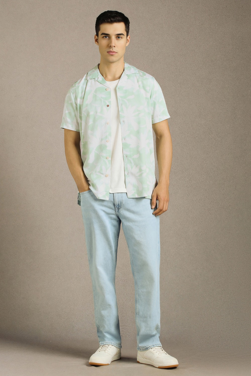 70253-men-green-slim-fit-print-half-sleeves-casual-shirt-green-1.jpg