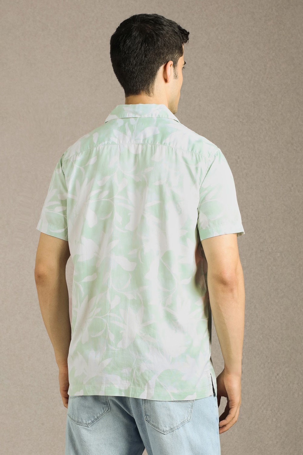70253-men-green-slim-fit-print-half-sleeves-casual-shirt-green-1.jpg