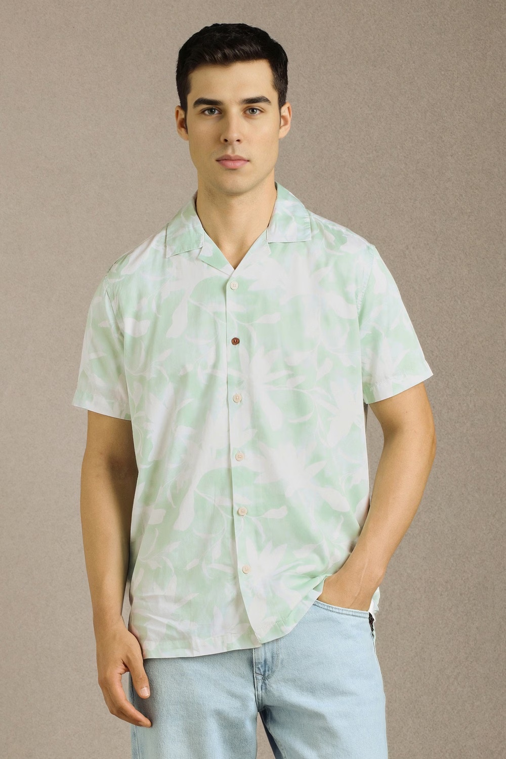 70253-men-green-slim-fit-print-half-sleeves-casual-shirt-green-1.jpg