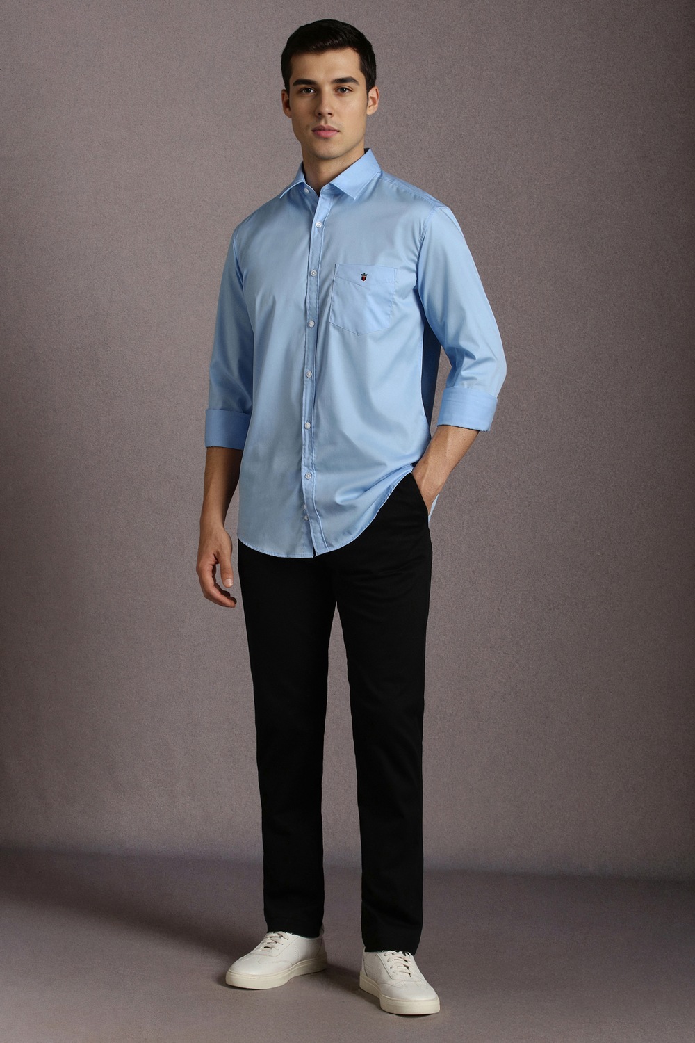 70752-men-light-blue-solid-full-sleeves-casual-shirt-light-blue-1.jpg