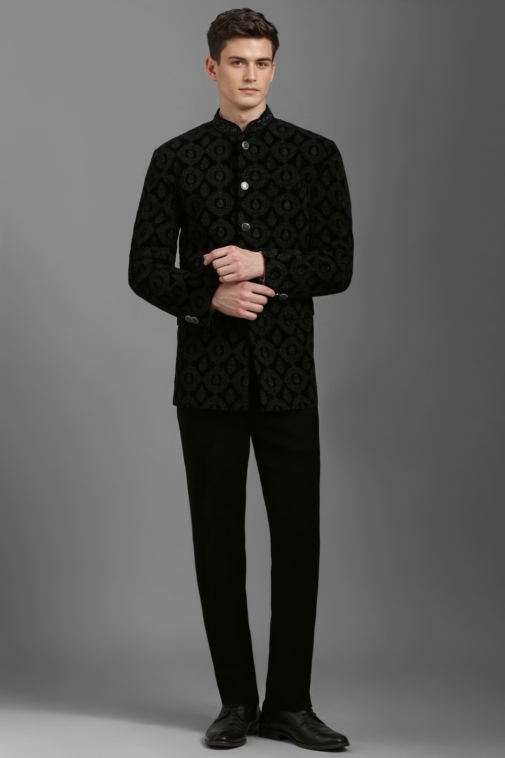 Men Black Regular Fit Embroidered Formal Two Piece Suit-Black