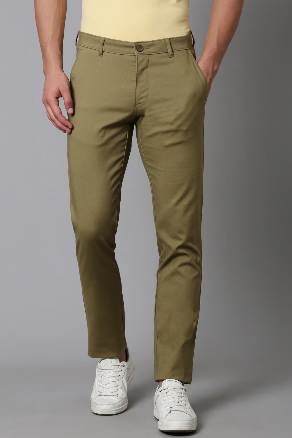 Men Olive Slim Fit Solid Flat Front Casual Trousers-Olive