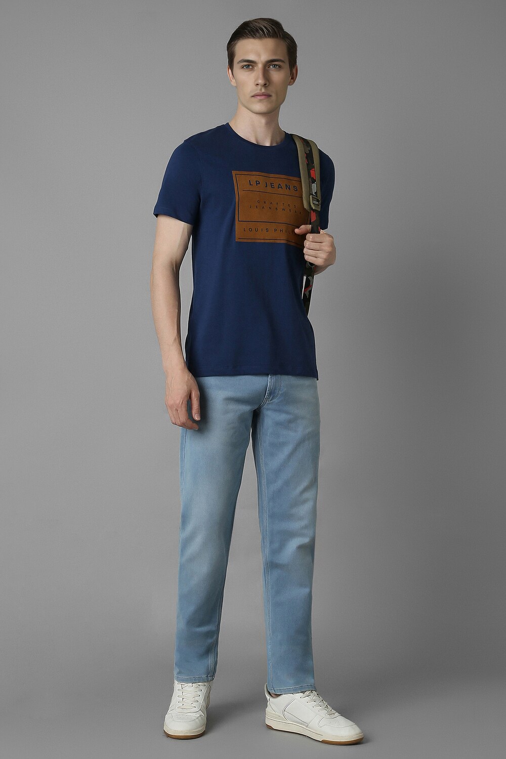 71803-men-navy-print-crew-neck-t-shirt-navy-1.jpg