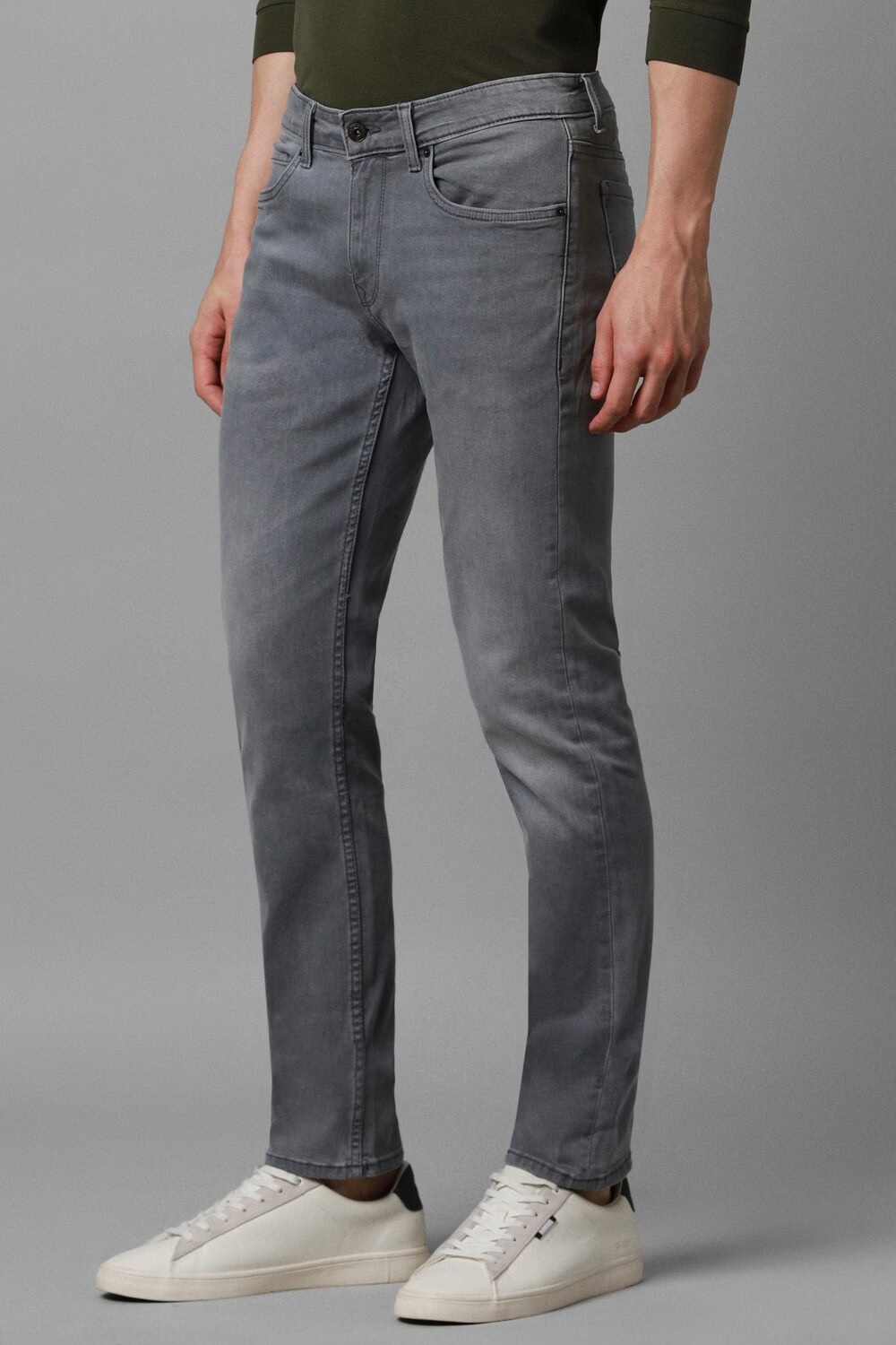 72062-men-grey-mid-slim-fit-jeans-grey-1.jpg
