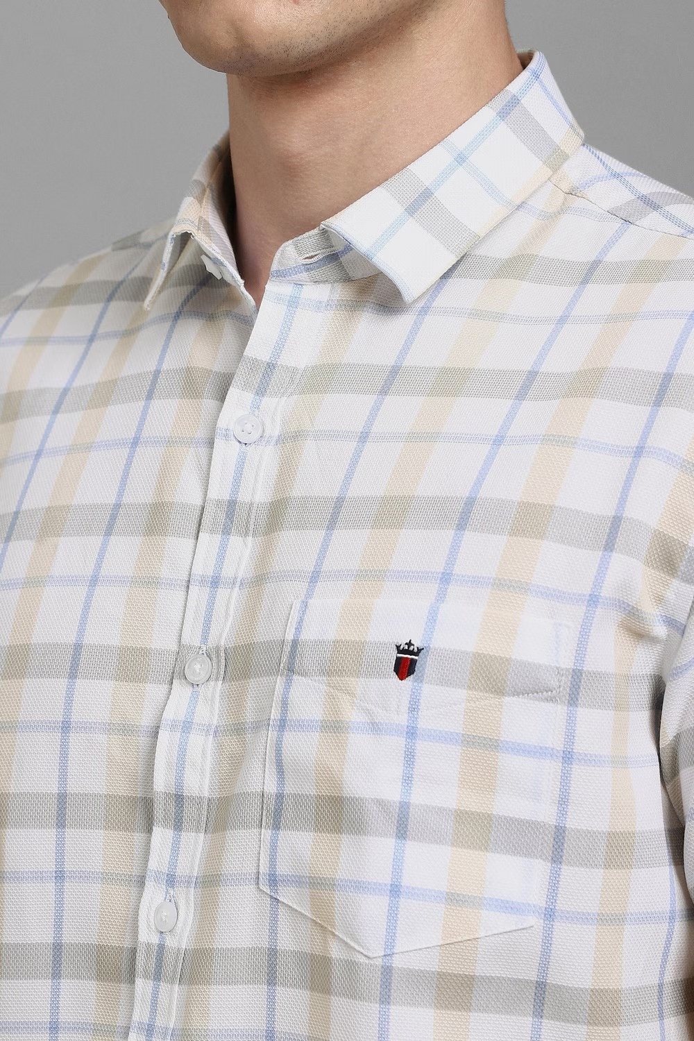 72141-men-white-check-half-sleeves-casual-shirt-white-1.jpg