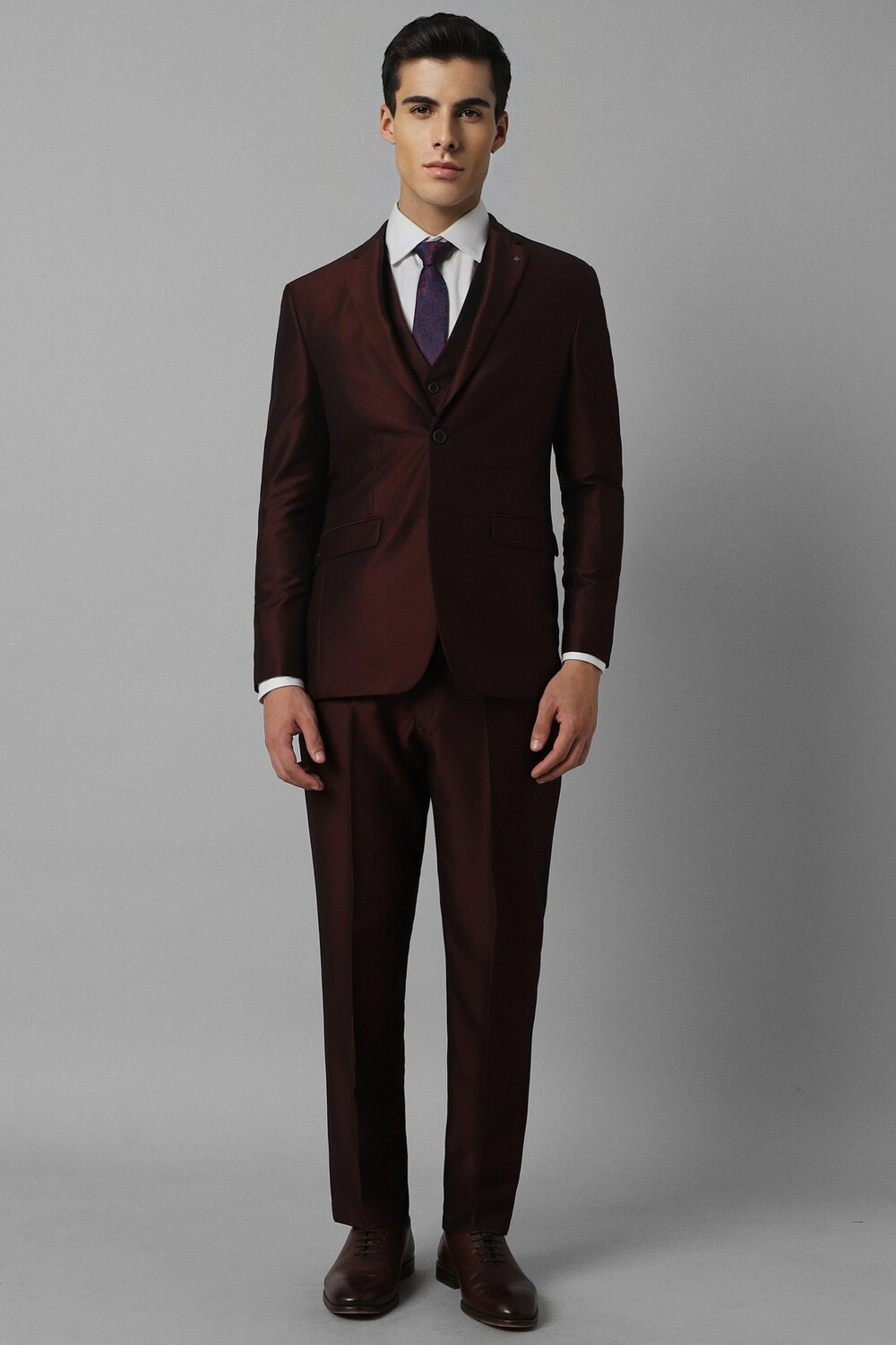 Men Maroon Slim Fit Textured Formal Three Piece Suit-Maroon