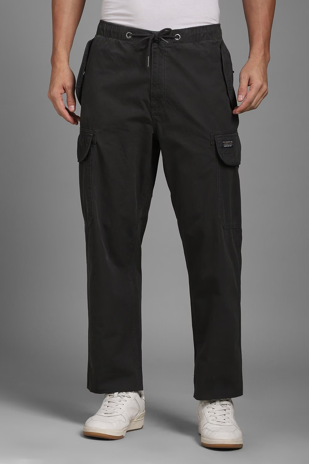 Men Green Solid Flat Front Casual Cargos-Green