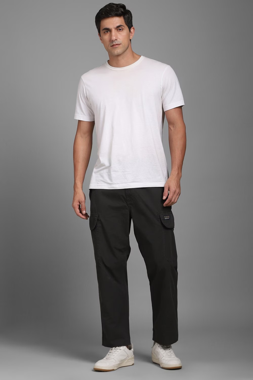 72539-men-green-solid-flat-front-casual-cargos-green-1.jpg