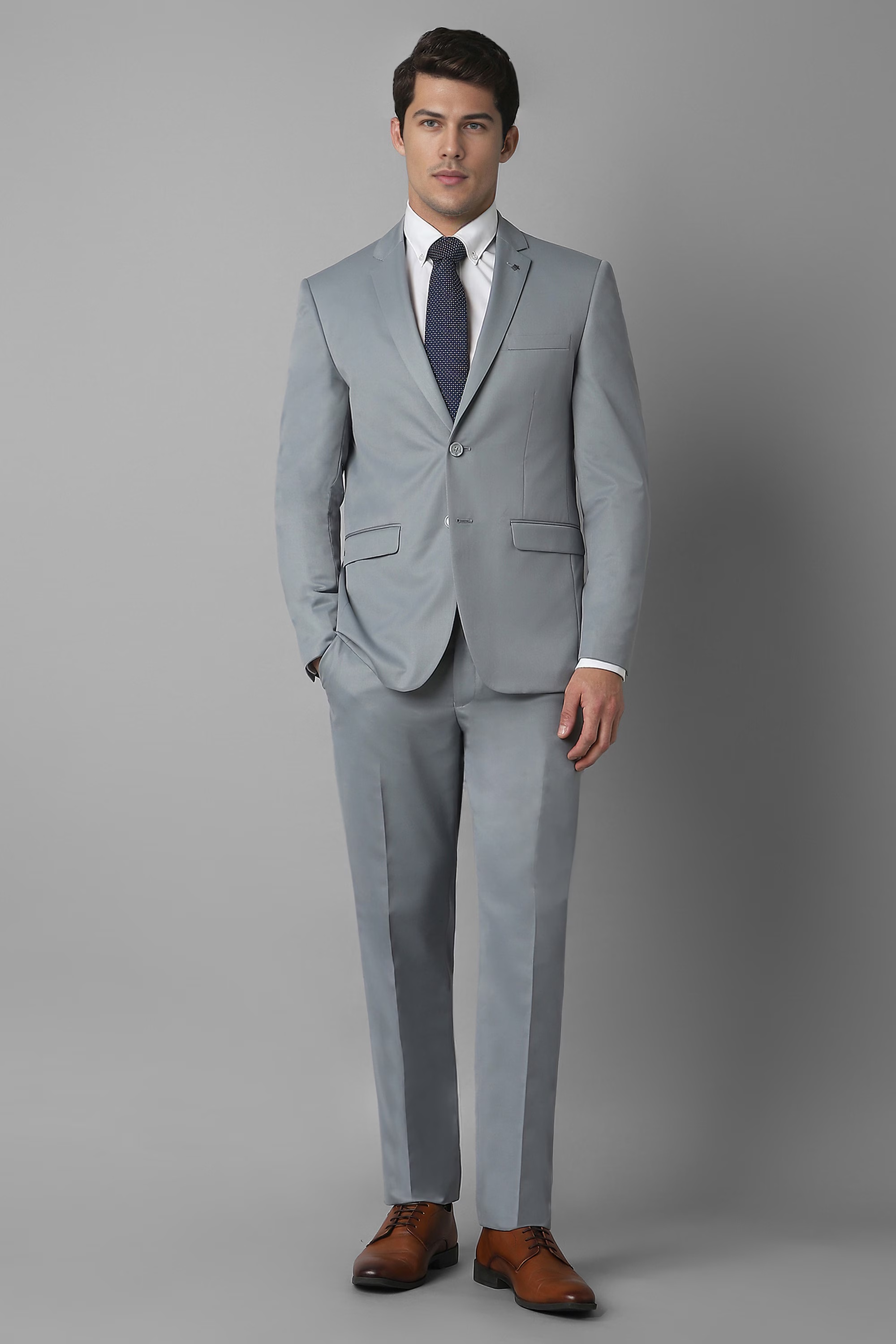 72581-men-grey-slim-fit-solid-formal-two-piece-suit-grey-1.jpg