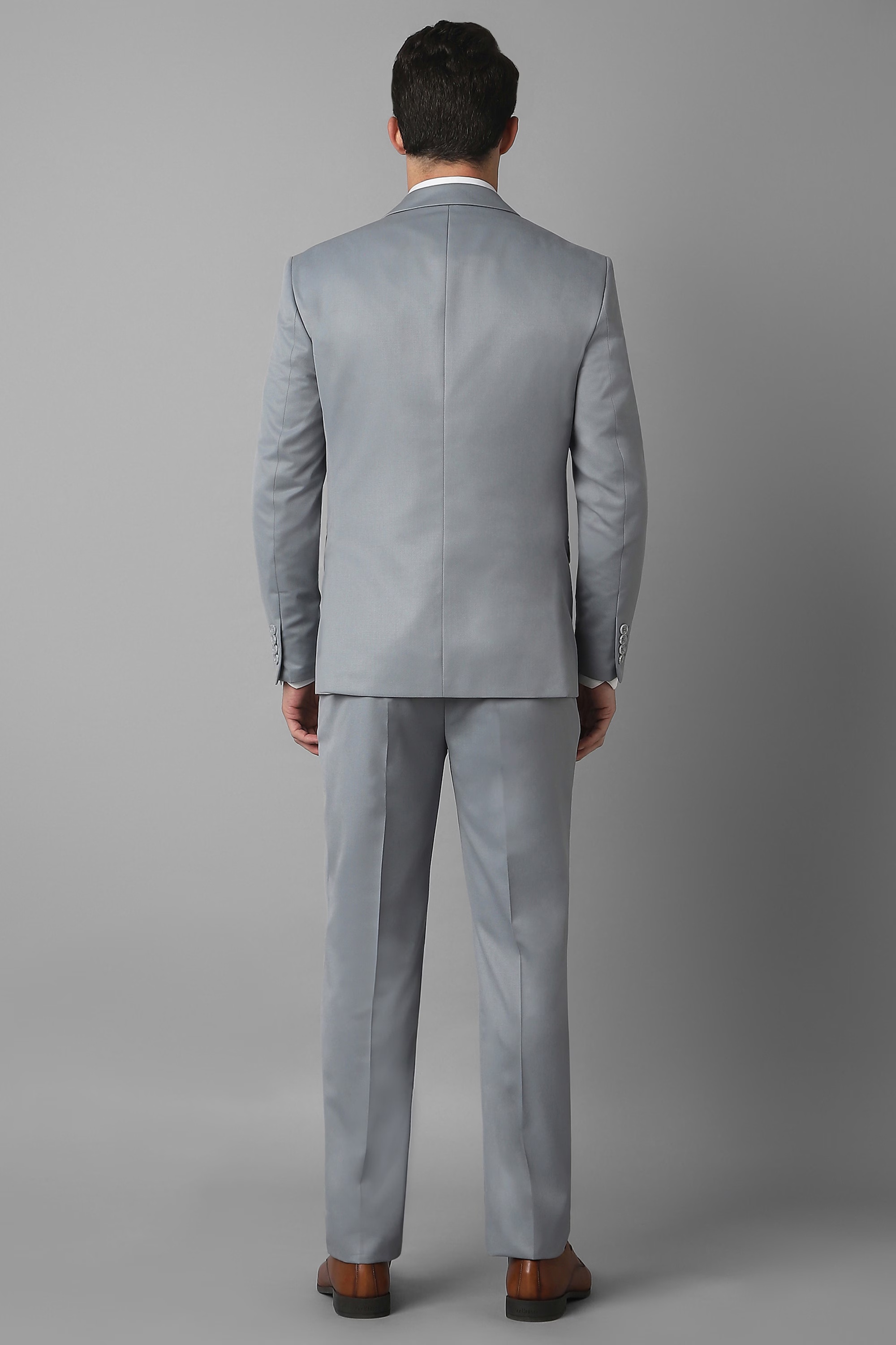 72581-men-grey-slim-fit-solid-formal-two-piece-suit-grey-1.jpg