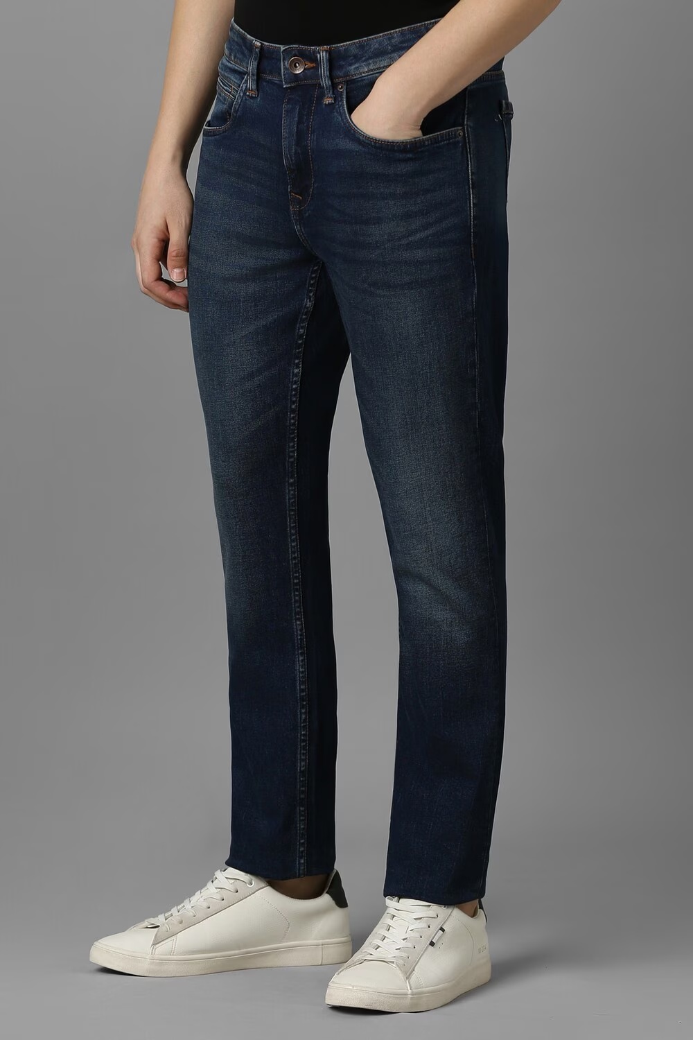 72822-men-navy-dark-slim-tapered-fit-jeans-navy-1.jpg
