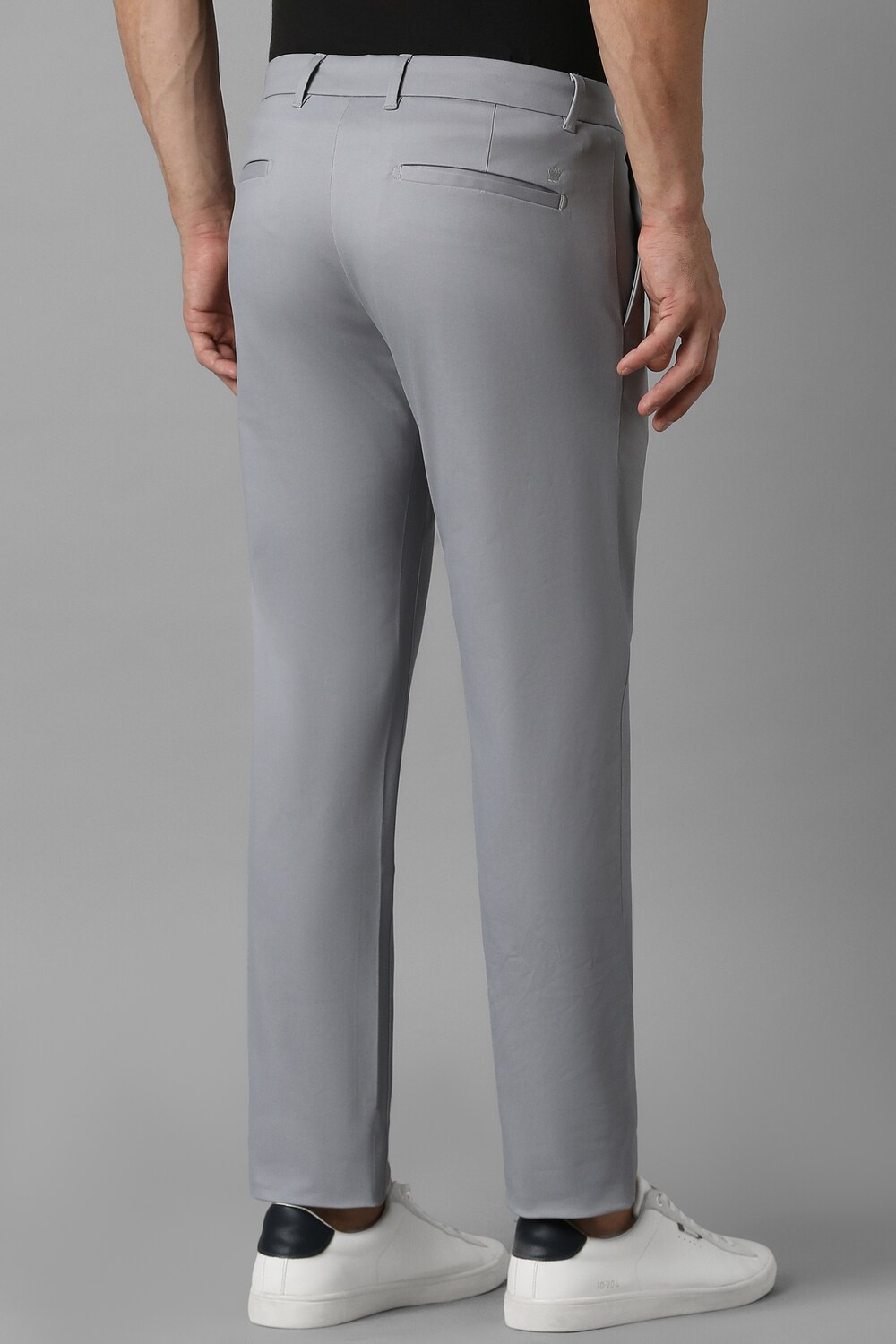 73161-men-grey-slim-fit-solid-flat-front-casual-trousers-grey-1.jpg