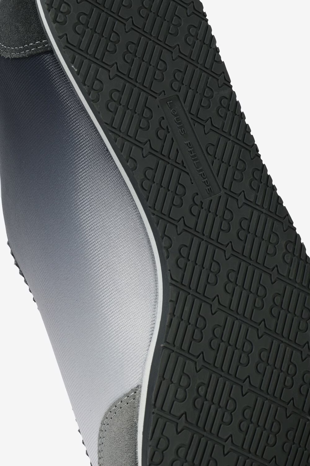 73629-men-gradient-grey-sneakers-with-signature-branding-grey-1.jpg