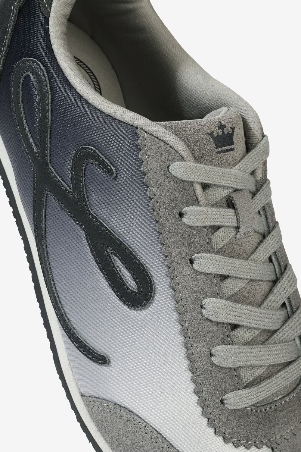 73629-men-gradient-grey-sneakers-with-signature-branding-grey-1.jpg