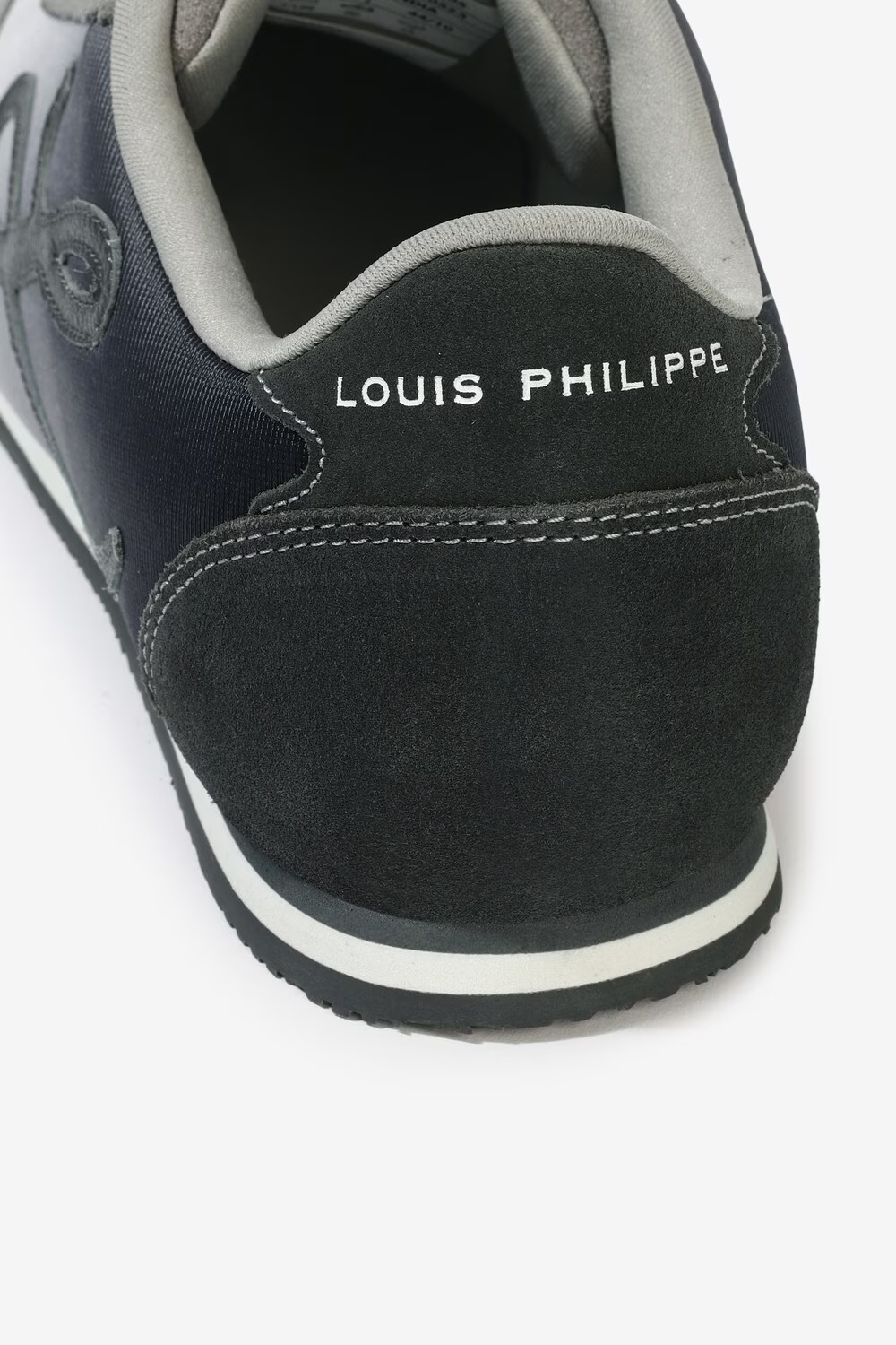 73629-men-gradient-grey-sneakers-with-signature-branding-grey-1.jpg