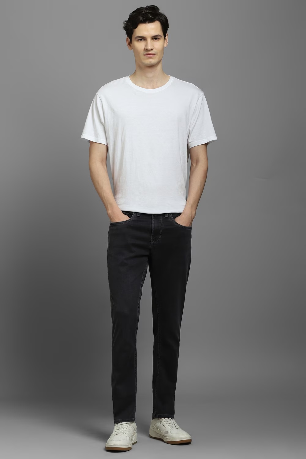 74154-men-grey-light-slim-tapered-fit-jeans-grey-1.jpg