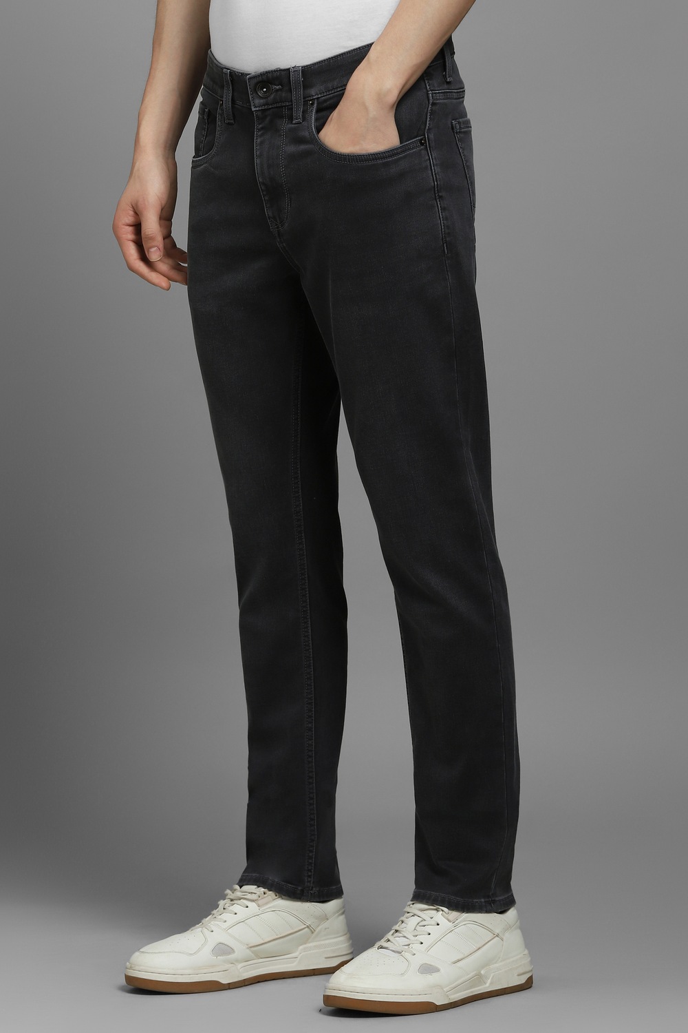 74154-men-grey-light-slim-tapered-fit-jeans-grey-1.jpg