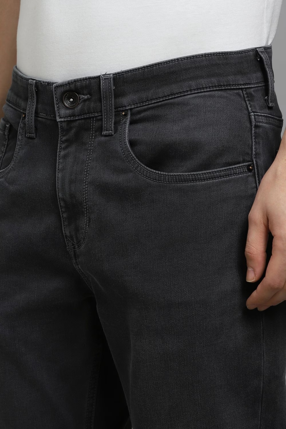 74154-men-grey-light-slim-tapered-fit-jeans-grey-1.jpg