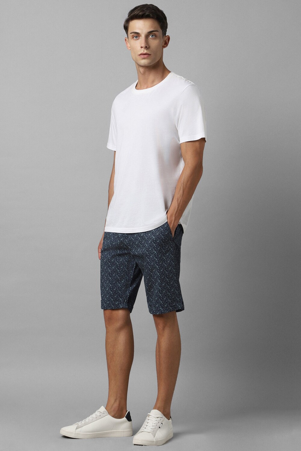 7464-men-navy-print-slim-fit-shorts-navy-1.jpg