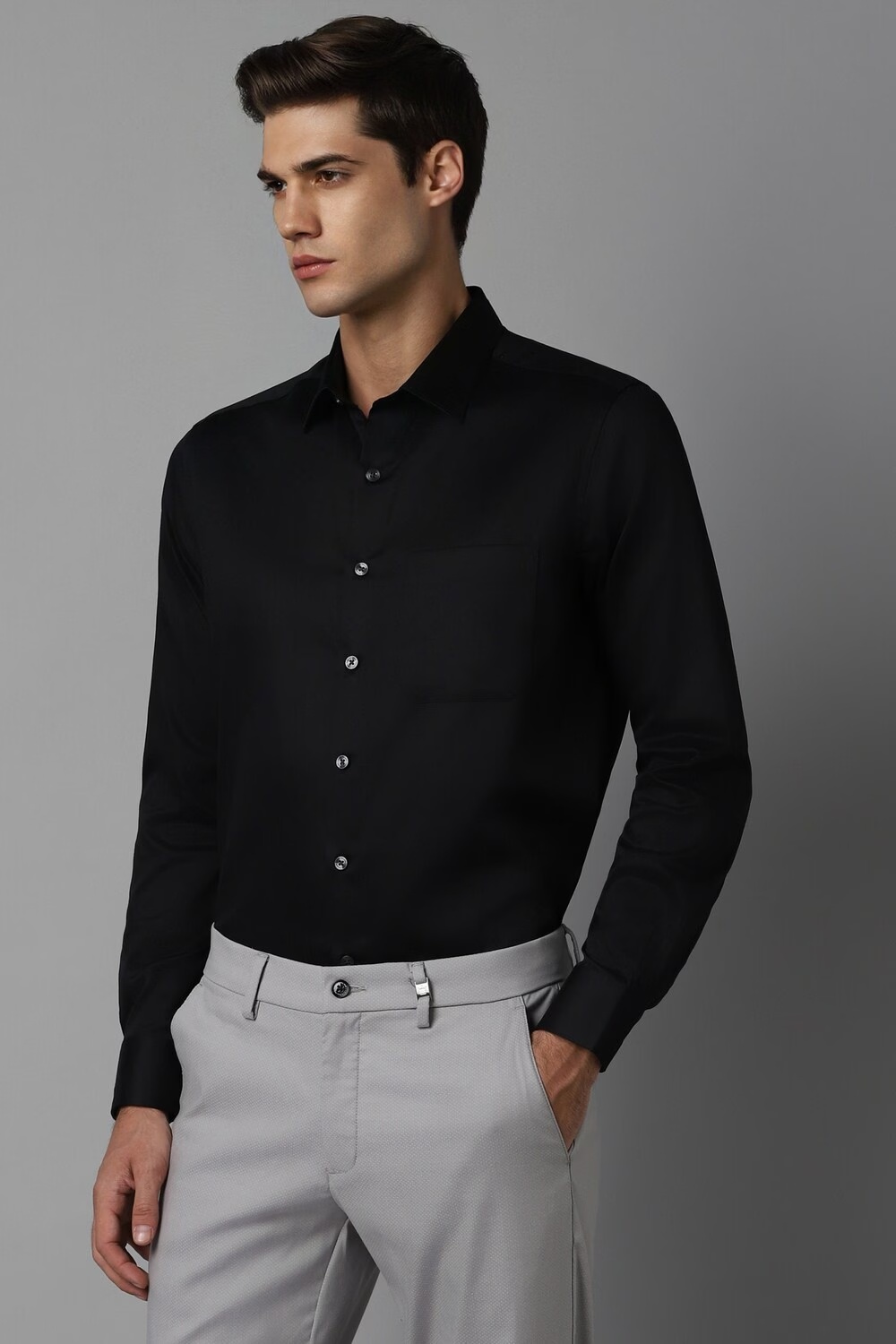 74852-men-black-slim-fit-solid-full-sleeves-formal-shirt-black-1.jpg