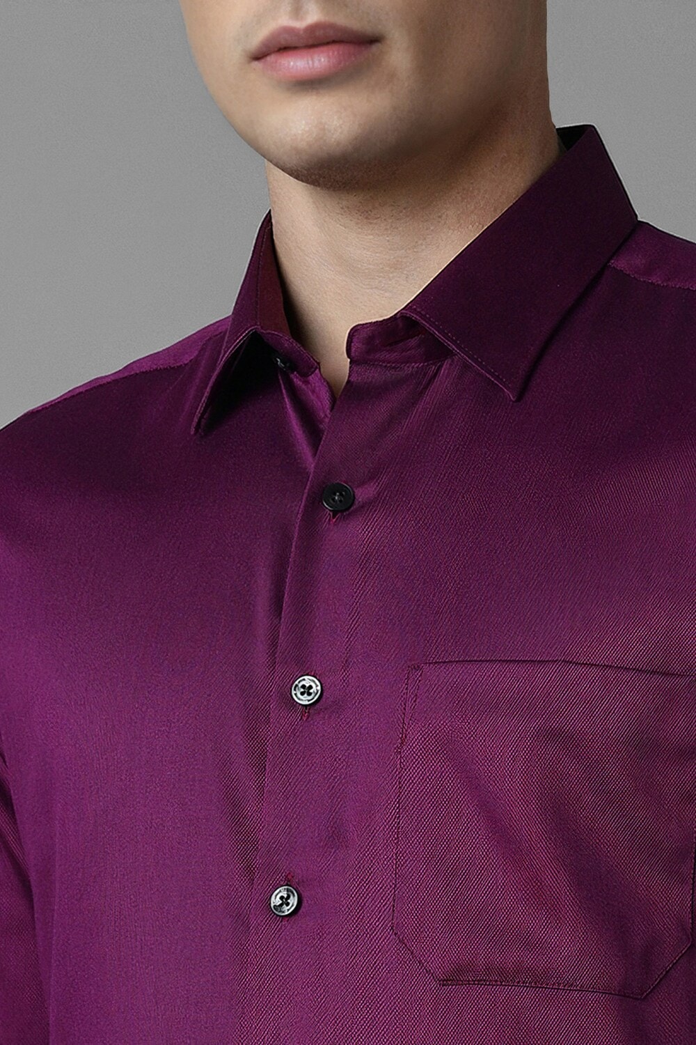 75093-men-purple-slim-fit-solid-full-sleeves-formal-shirt-purple-1.jpg