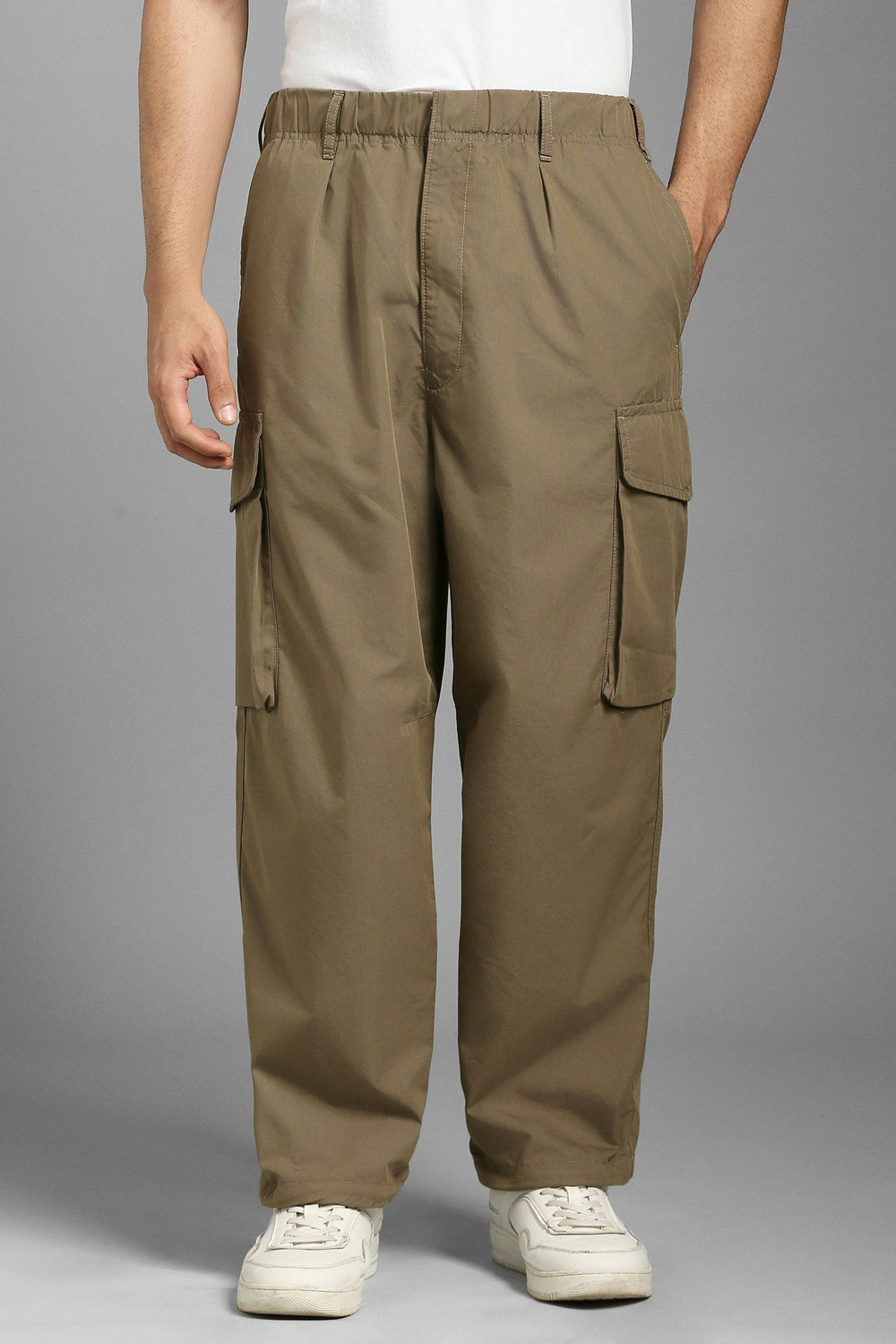 Men Khaki Solid Pleated Casual Trousers-Khaki