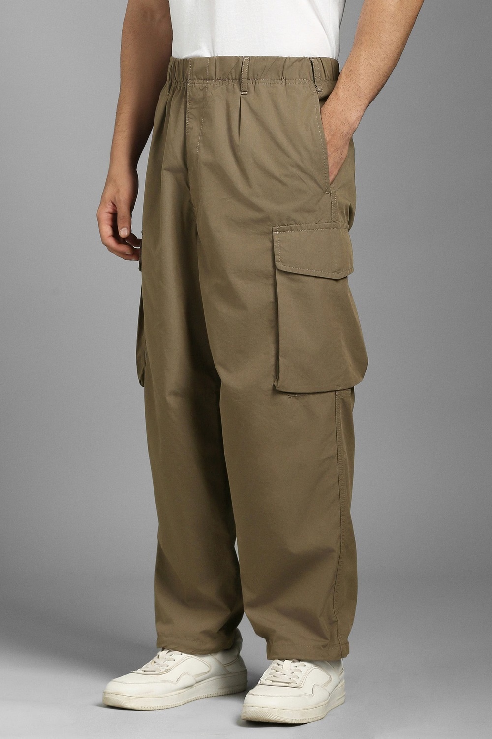 75118-men-khaki-solid-pleated-casual-trousers-khaki-1.webp