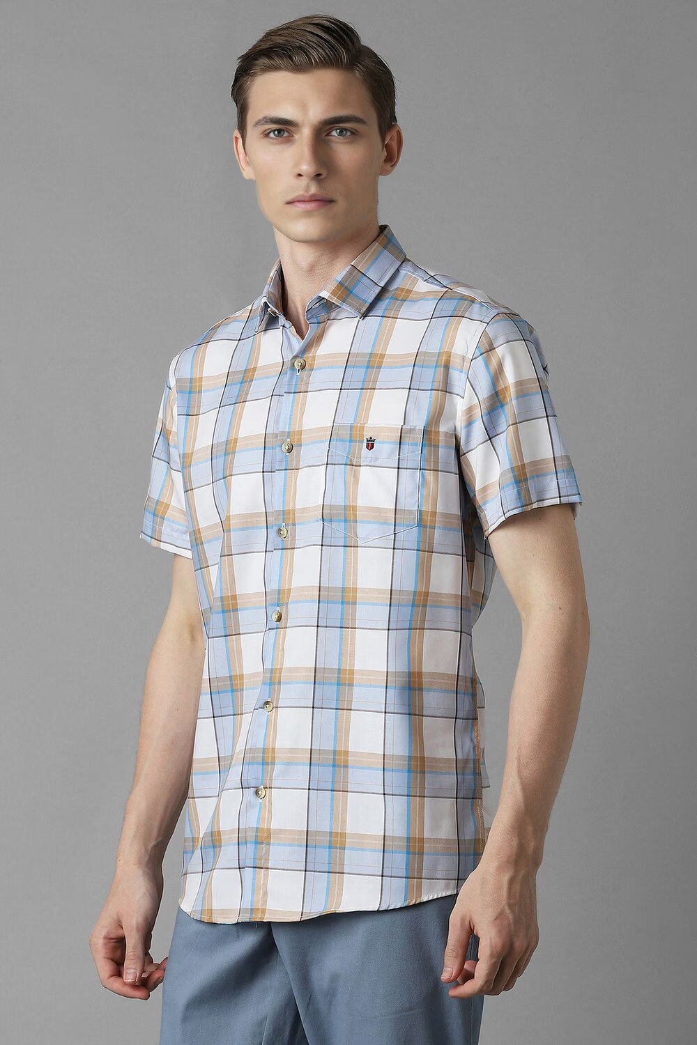 75307-men-white-slim-fit-check-half-sleeves-casual-shirt-white-1.jpg
