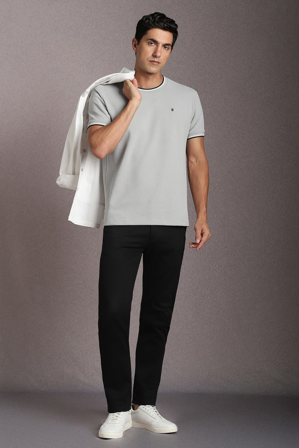 75665-men-grey-textured-crew-neck-t-shirt-grey-1.jpg
