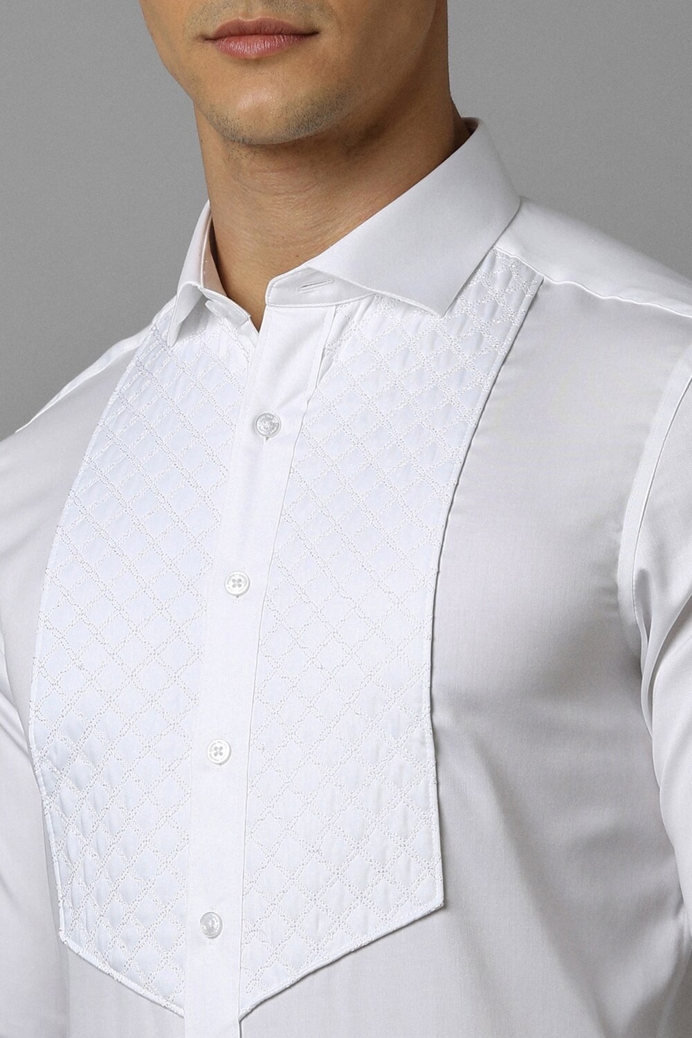 7676-men-white-slim-fit-solid-full-sleeves-formal-shirt-white-1.jpg