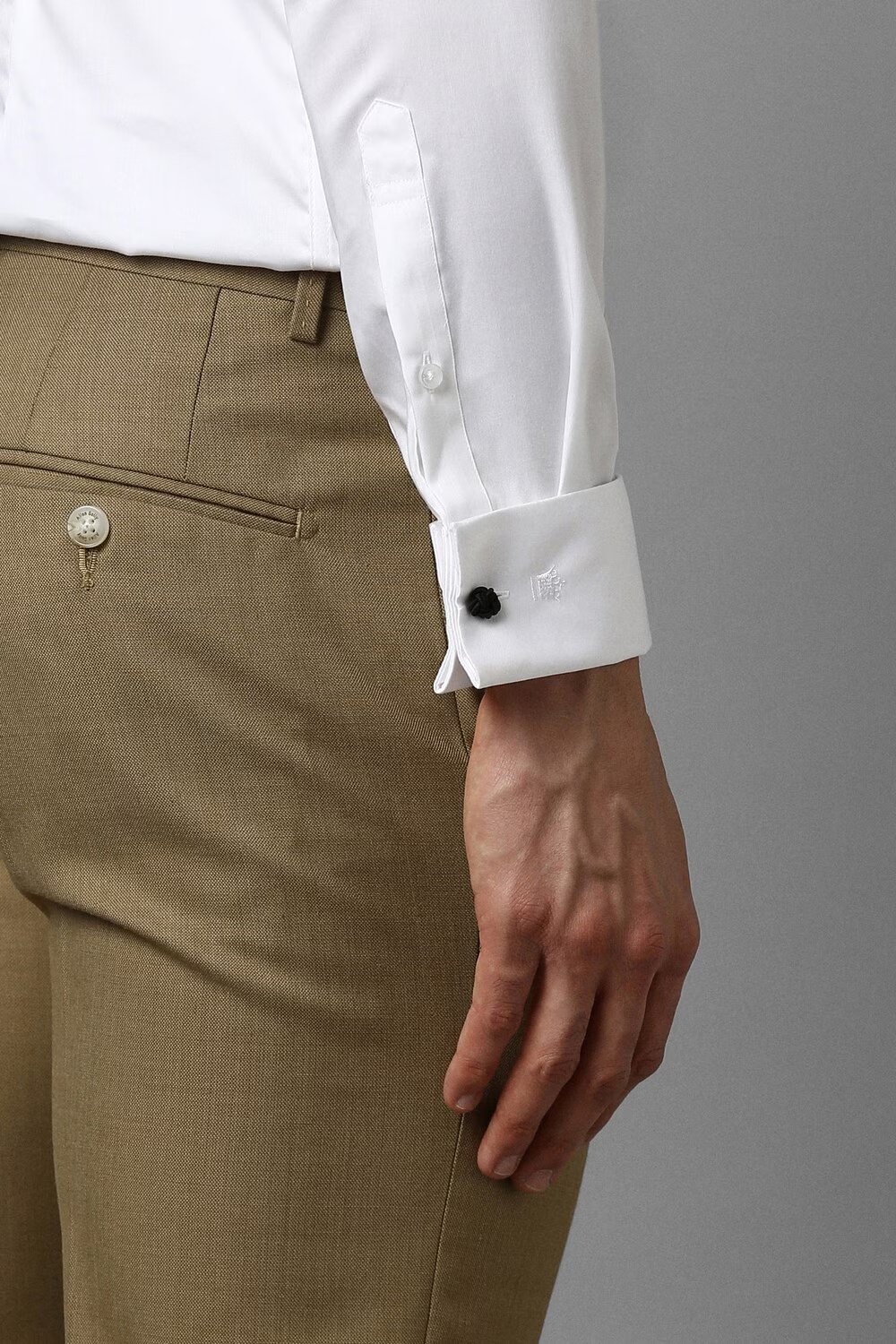 7676-men-white-slim-fit-solid-full-sleeves-formal-shirt-white-1.jpg